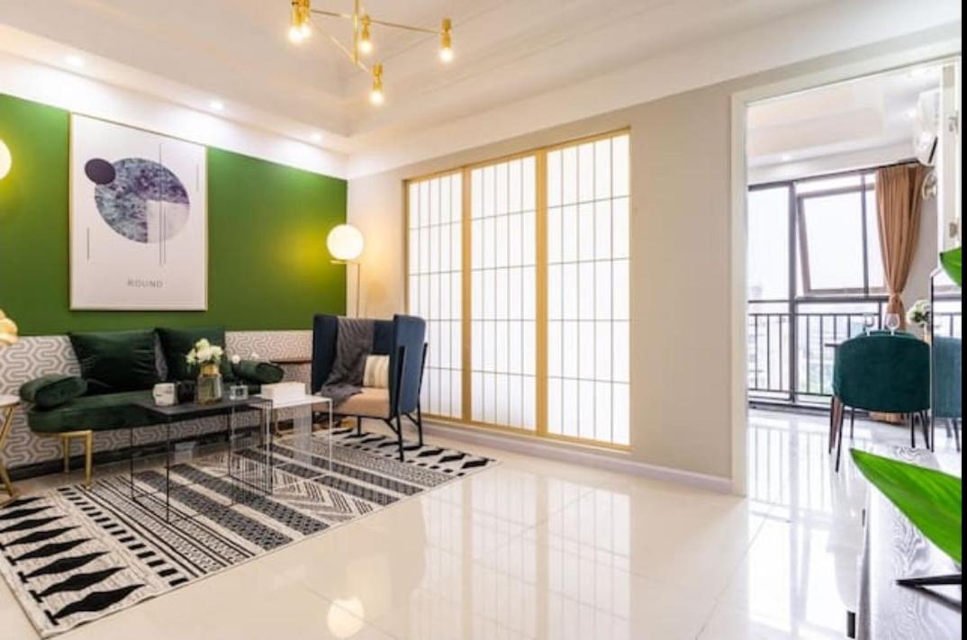 Wuhan Hongshan-Guanggu Square- Locals Apartment 00157650 エクステリア 写真